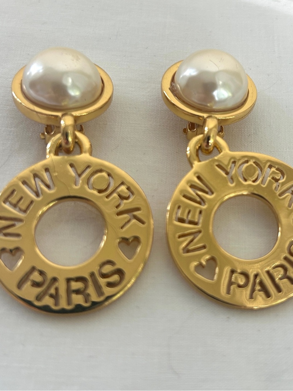 Rare Vintage Carolee New York Paris Clip Earrings Pearl Cabochon Gold Round